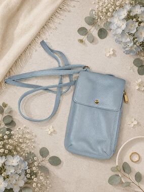 G.I.L.I. Cruise Pebble Leather Crossbody Bag
